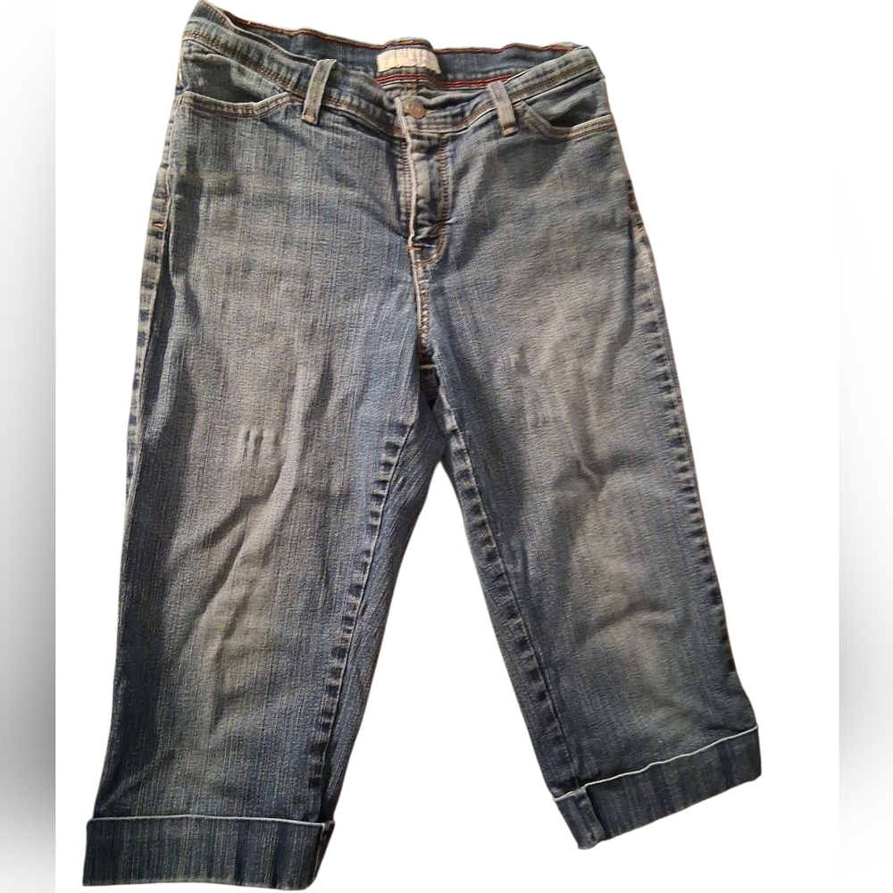 Levis 548 Perfectly Slimming Capri Jeans Size 8